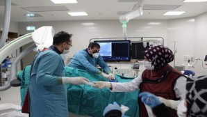 Yozgat’ta ilk defa hasta uyutulmadan Karaciğer Kist ameliyatı gerçekleştirildi