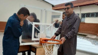 Öğrenciler okulların basketbol potasını üretiyor