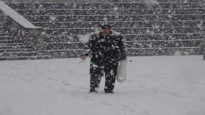 Yozgat’ta sabah başlayan kar kenti beyaza bürüdü