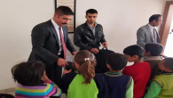 Yozgat Ülkü Ocaklarından köy ilkokulu öğrencilerine çanta ve kırtasiye yardımı