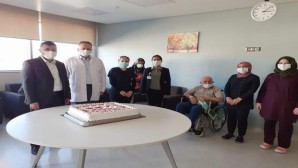 Hasta ve hasta yakınları için pasta kesildi