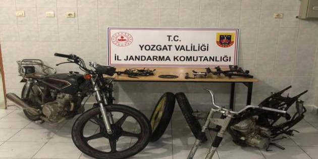  Jandarma motosiklet hırsızlarını yakaladı