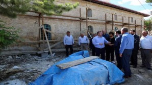 Vali Polat: Tarihi camide restorasyon çalışmalarını inceledi