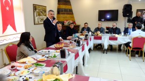 Vali Özkan: Gazetecilerimiz de bizler gibi kamu görevi yapıyor