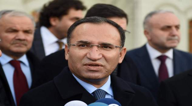 Bozdağ: Bildiriye imza atanları aydın olarak görmüyorum