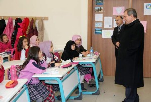 Vali’den öğrencilere: Hedefin yüksek olması başarıdaki en büyük etken