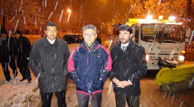 Yozgat’ta etkili olan kar yağışı kenti beyaza büründü