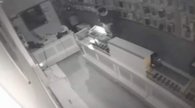 Çaldığı telefonlarla hamam sefası yaparken yakayı ele verdi