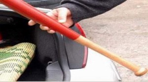 Arkadaşının kafasına sopayla vurarak öldürdü