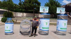 Çöp kutu ve konteynerleri sergilendi