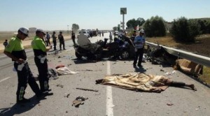 Bayramda trafik terörünün bilançosu ağır oldu: 74 ölü, 615 yaralı