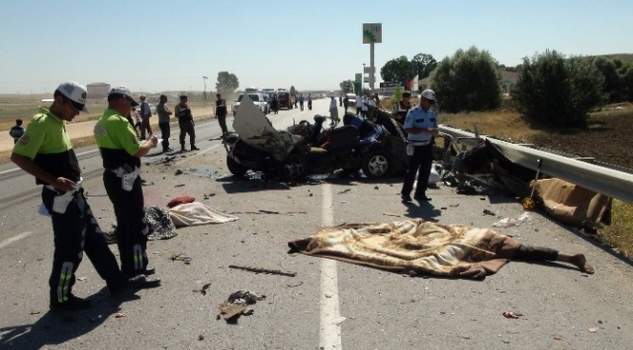 Bayramda trafik terörünün bilançosu ağır oldu: 74 ölü, 615 yaralı