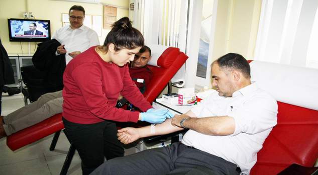 Memur Sen’den kan bağışına destek