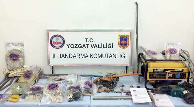 Jandarmadan kaçak kazıya suçüstü