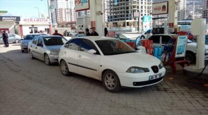 LPG, 2.29’a düştü araç sahipleri istasyona akın etti
