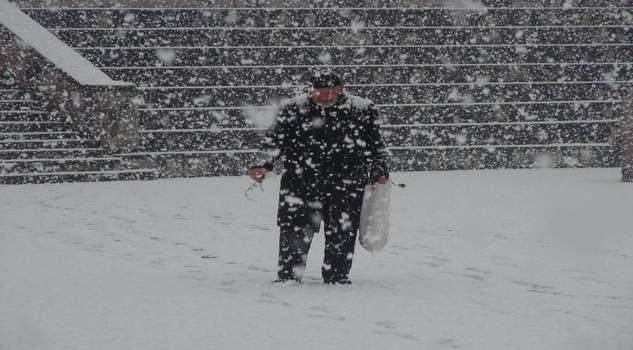 Yozgat’ta sabah başlayan kar kenti beyaza bürüdü