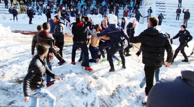 Yozgatspora 3 maç seyircisiz oynama ve para cezası verildi
