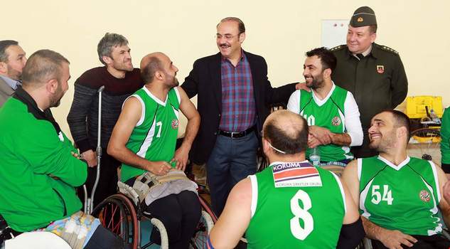 Vali Yurtnaç: Her zaman engelli vatandaşımızın yanındayız