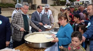 Yozgat’ta vatandaşlara vakıf yemeği dağıtıldı