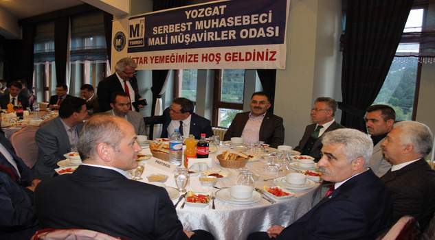 Muhasebeci ve Mali Müşvirler iftarda buluştu