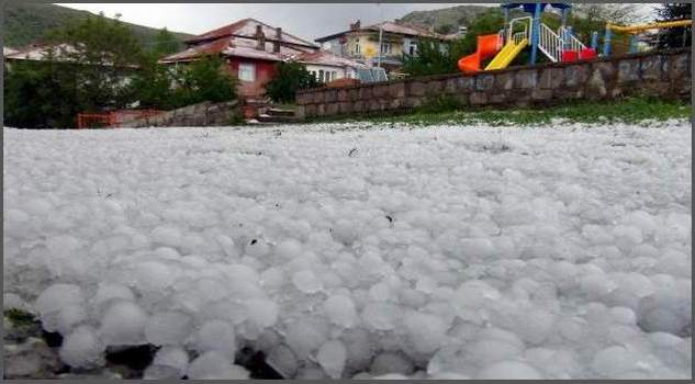 Yozgat’ta 25 köy ceviz büyüklüğündeki doludan zarar gördü