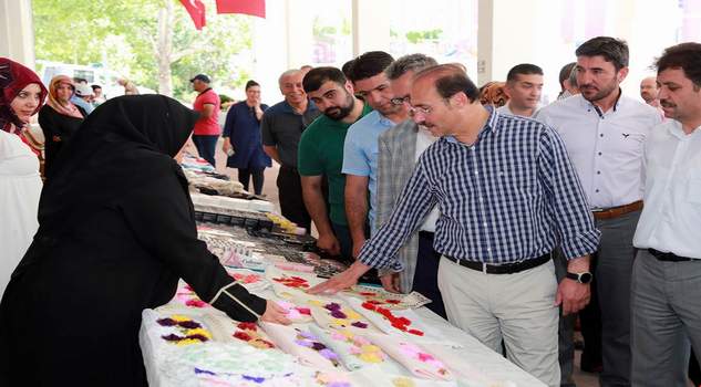 Kadın El Emeği Pazarı açıldı