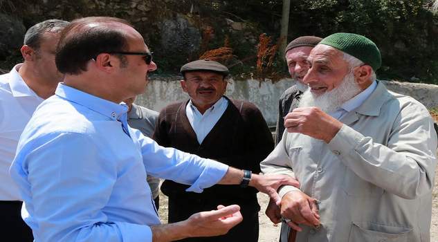 Vali Yurtnaç, Köy ziyaretlerini sürdürüyor