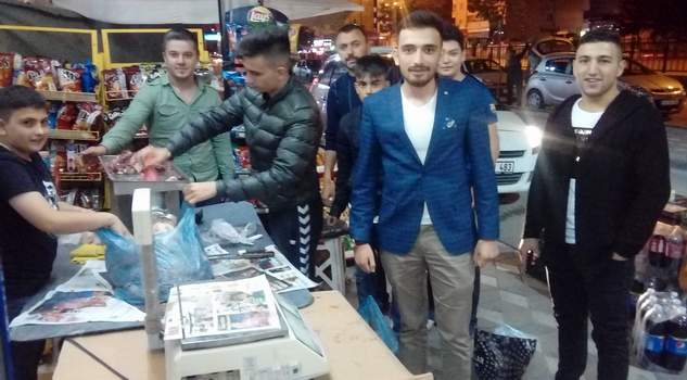 Marketlerde kurban etini kıyma çektirme yoğunluğu