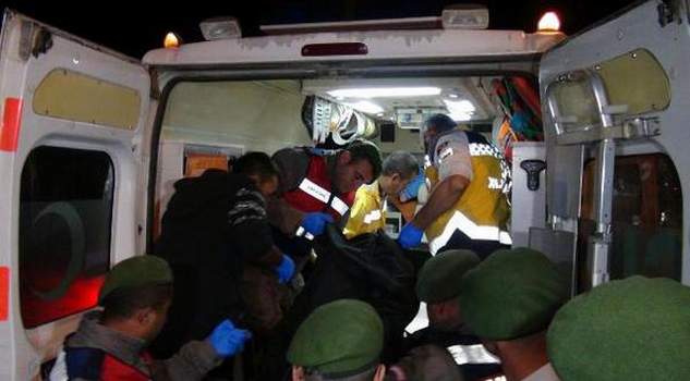 Eşini, kayınpederini ve kayınvalidesini öldürdü, sonra kendiside intihar etti.