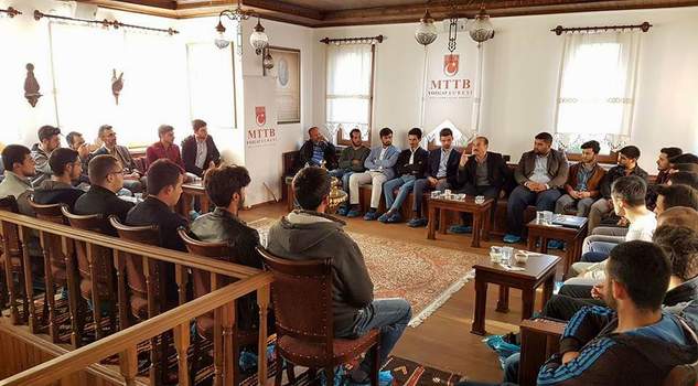 Vali Yurtnaç: Manevi değerlerimizi bilen nesiller yetiştirmek için okullarda çalışma başlattık