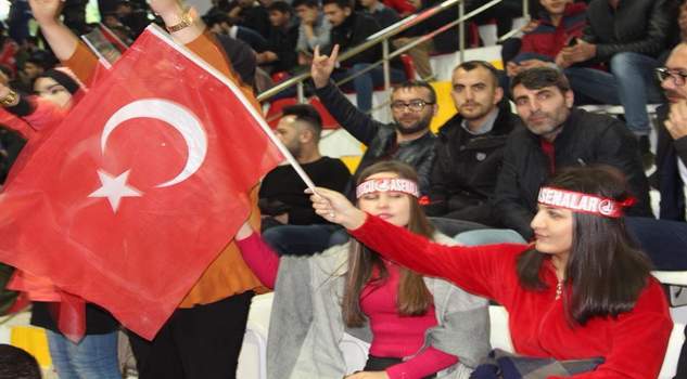 Gençler Yozgat Ülkü Ocakları gecesinde coştu