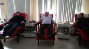 AK Parti Yozgat Merkez İlçe Başkanı Nazlı ve Yönetiminden Kızılay’a kan bağışı