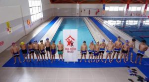 Çocuklar, Okul Destek Projesi kapsamında havuz keyfi yaptı