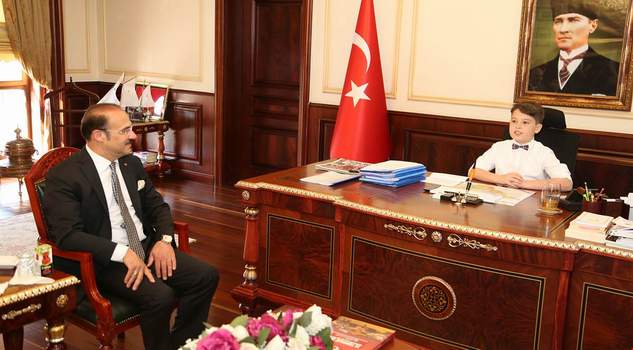 Yeni Vali Ünal, hükümet konağını belediyeye tahsis etti