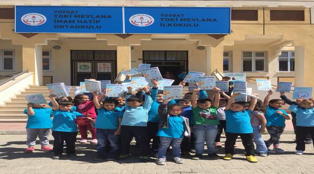 Ülkü Ocaklarından ilköğretim öğrencilerine boyama kitabı