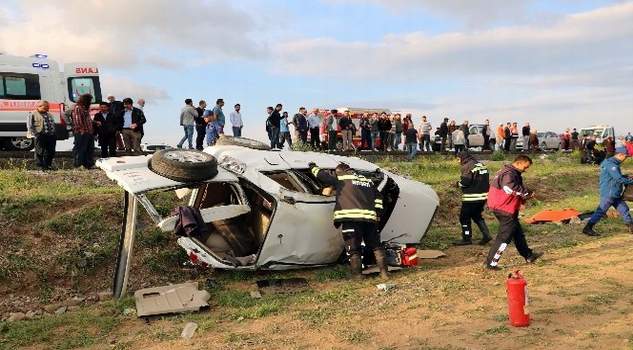 Otomobil şarampole devrildi: 3 kişi öldü