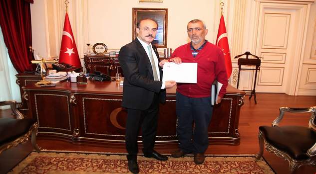 Vali Yurtnaç’tan duyarlı vatandaşa teşekkür belgesi     