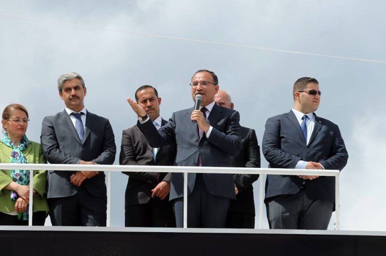 Başbakan Yardımcısı Bozdağ: CHP’yi Apo’nun askeri yapmak üzere uygun adımla götürüyorsunuz