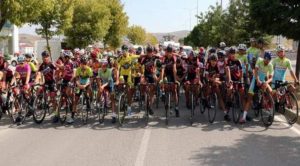 Yüzlerce sporcu Türkiye Şampiyonası Yol Yarışlarında pedal çevirdi