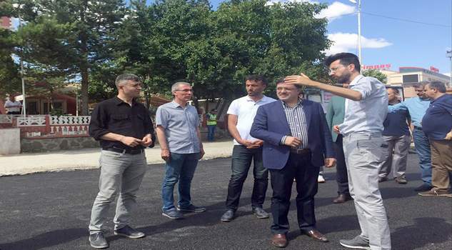 Başer: Asfalt çalışması devam eden yolda incelemelerde bulundu