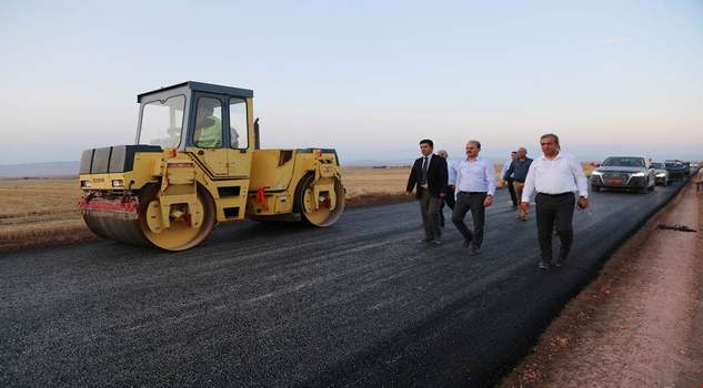 Vali Yurtnaç: Köy yollarımızın standardını yükseltiyoruz