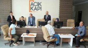 Vali Yurtnaç: Açık Kapı biriminde vatandaşların sorunlarını dinledi