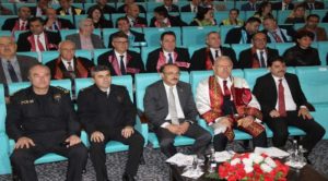 Vali Yurtnaç: Öğrencilerimizin en iyi eğitimi alması için gayret ediyoruz