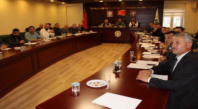 MHP’li üyelerden Başkan’a jest