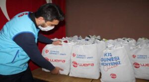 Diyanet Vakfı Yozgat Şubesinden 400 öğrenciye kıyafet yardımı