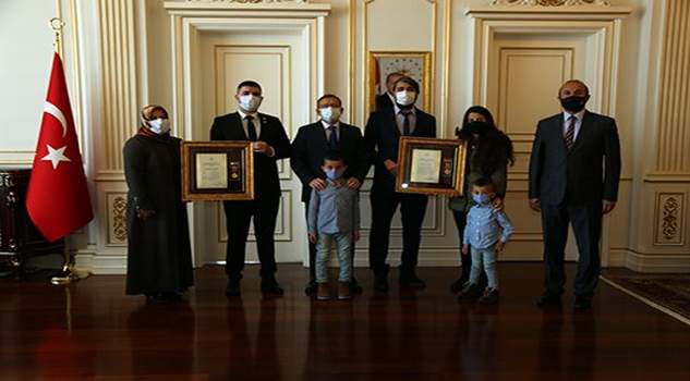 Gazilere, Devlet Övünç Madalyası ve Beratı verildi