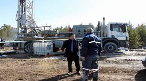 Akdağmadeni Belediyesi su sondaj çalışmasını sürdürüyor