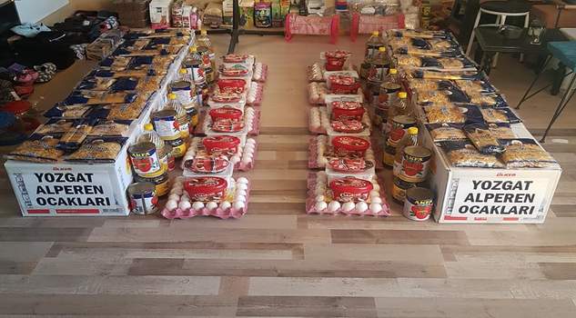 Alperen Ocaklarından dar gelirli ailelere gıda paketi