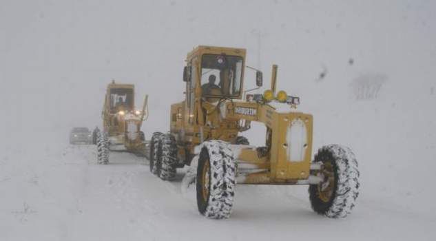 Yozgat’ta kar ve tipi 86 köy yolunu ulaşıma kapadı
