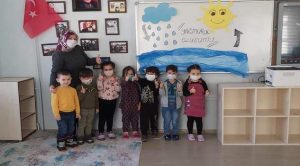 Minik öğrencilerden yağmur suyu hasadı projesi